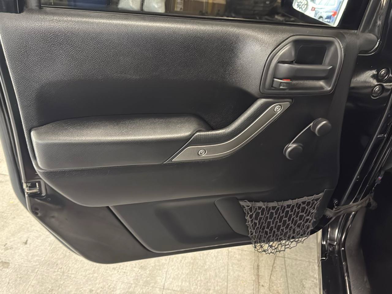 Used 2013 Jeep Wrangler Unlimited Sport w/ Connectivity Group AWD/4WD image 27