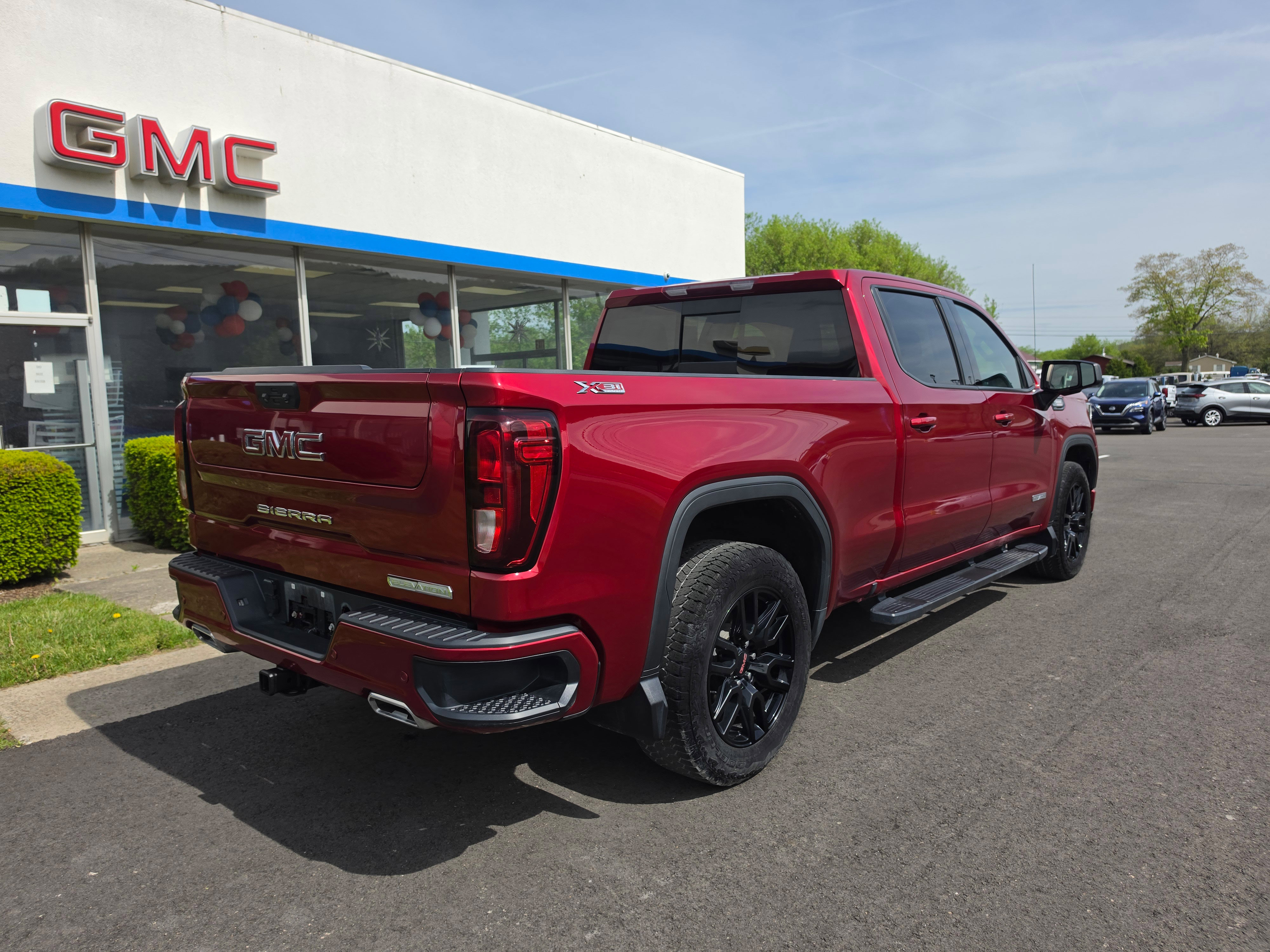 Used 2023 GMC Sierra 1500 Elevation w/ Elevation Premium Package AWD/4WD image 3