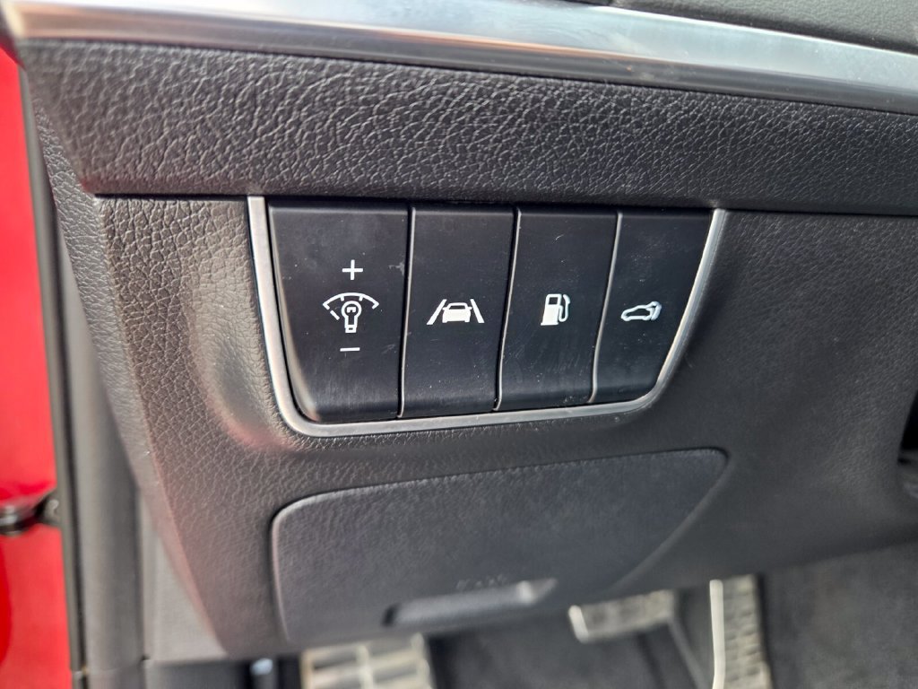 Used 2022 Kia Stinger GT2 AWD/4WD image 25