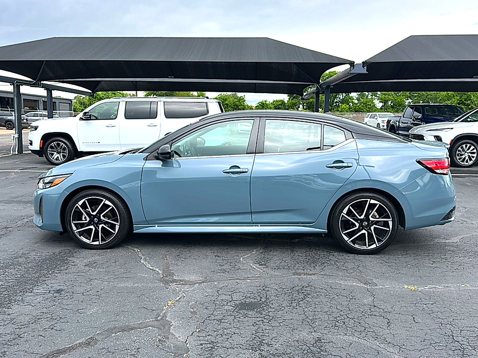 Used 2025 Nissan Sentra SR FWD image 5