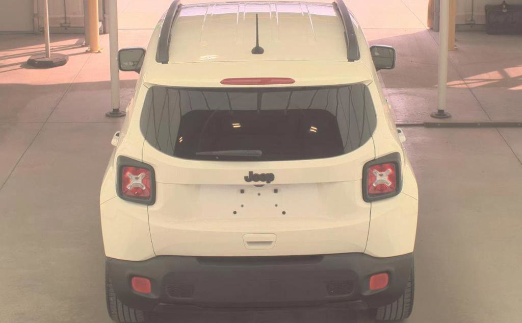 Used 2018 Jeep Renegade Altitude image 4