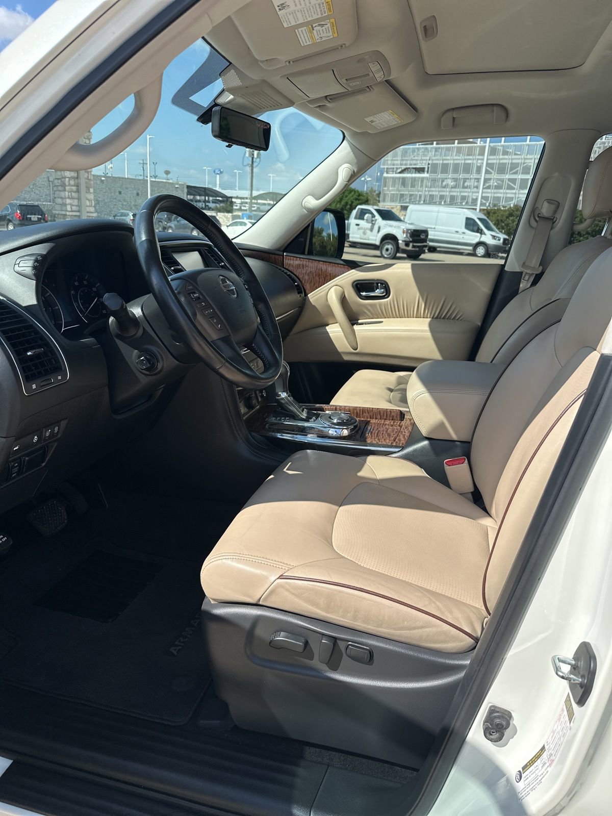 Used 2020 Nissan Armada Platinum w/ Captain's Chairs Package RWD image 3