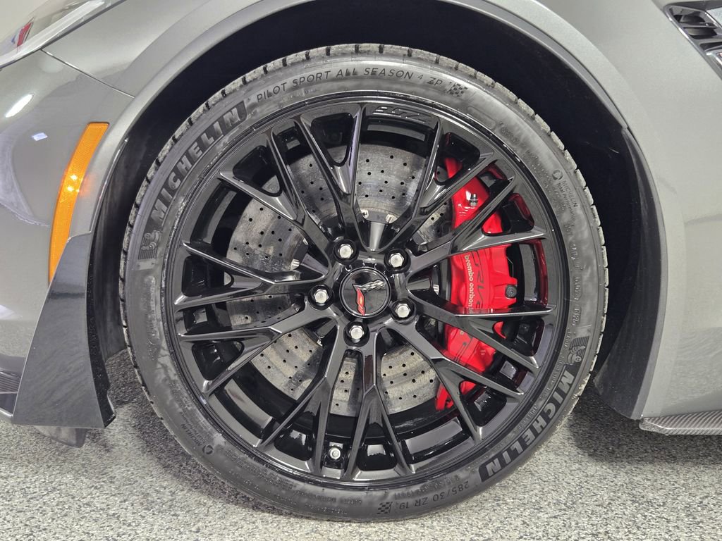 Used 2016 Chevrolet Corvette Z06 w/ 3LZ Preferred Equipment Group RWD image 13