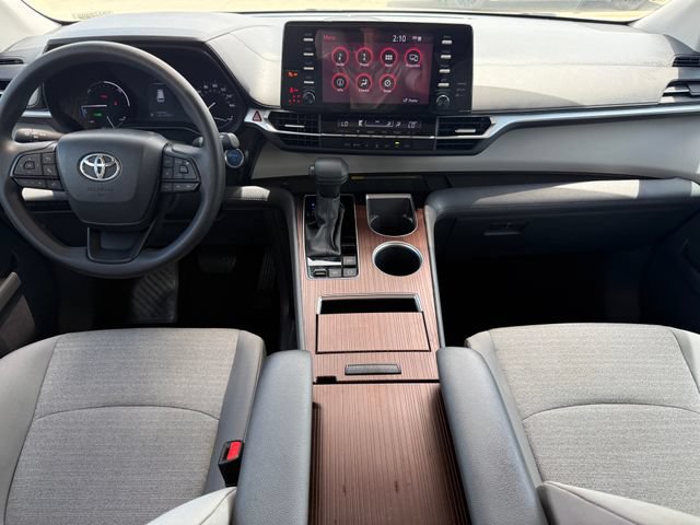 Used 2023 Toyota Sienna LE w/ LE Plus Package FWD image 20