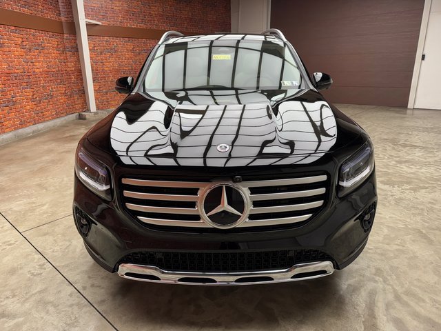 Used 2025 Mercedes-Benz GLB 250 4MATIC image 8