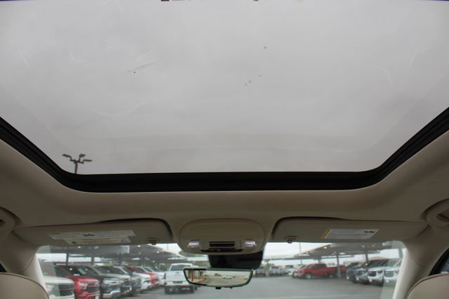 Used 2022 Buick Envision Avenir w/ Technology Package II FWD image 21
