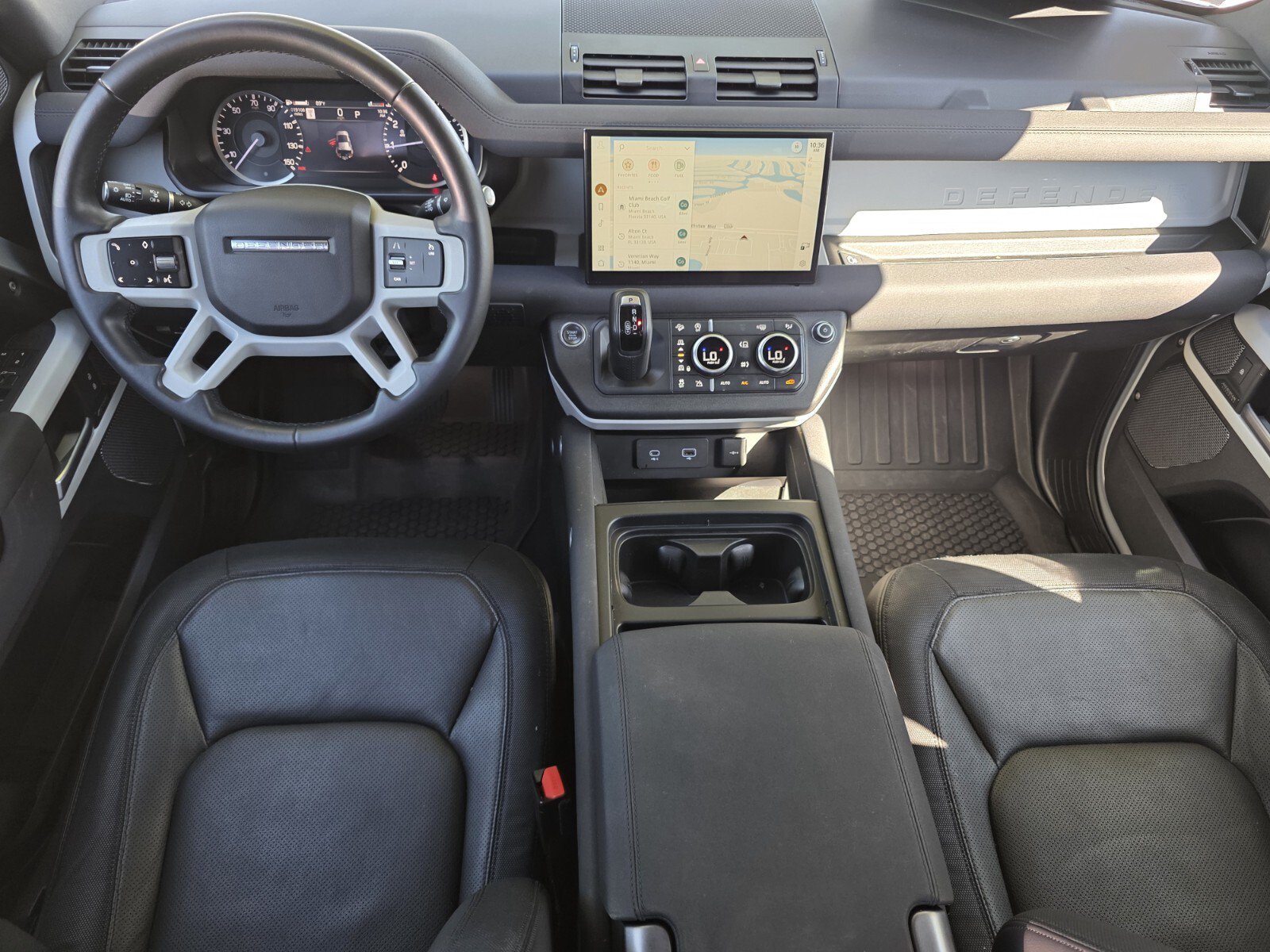 Used 2023 Land Rover Defender 110 X-Dynamic SE AWD/4WD image 4