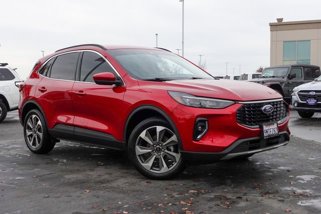 Used 2023 Ford Escape Platinum image 5