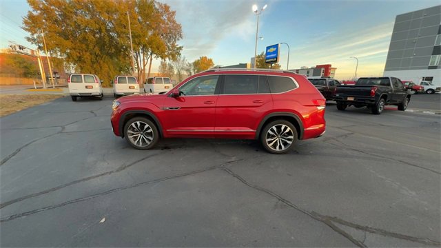 Used 2022 Volkswagen Atlas SEL Premium image 5