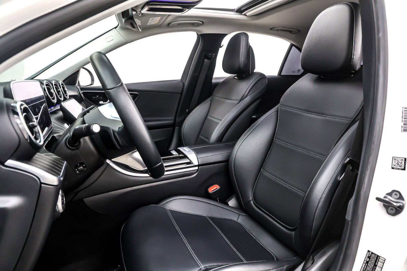 Used 2023 Mercedes-Benz C 300 Sedan image 17