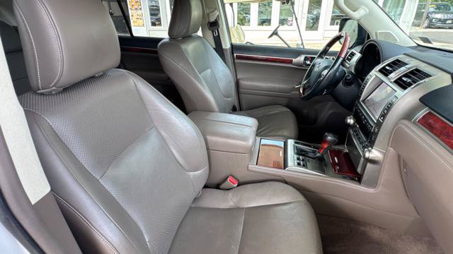 Used 2013 Lexus GX 460 w/ Comfort Plus Pkg AWD/4WD image 29