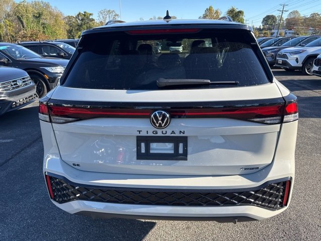 New 2026 Volkswagen Tiguan SE R-Line image 2