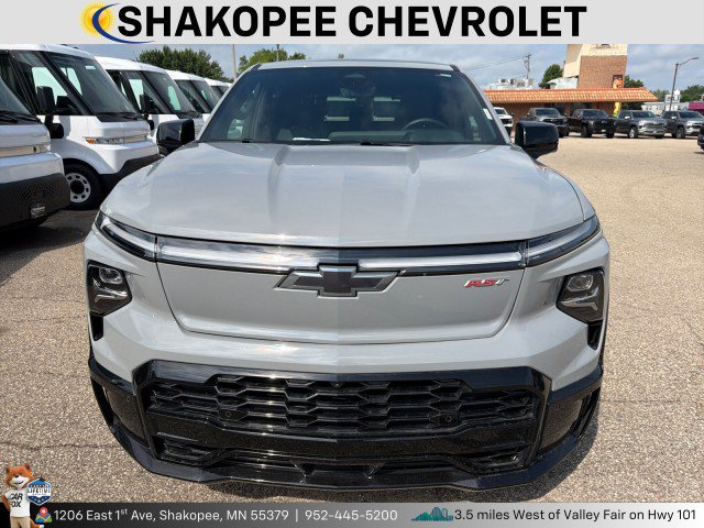 Used 2025 Chevrolet Silverado EV RST AWD/4WD image 2