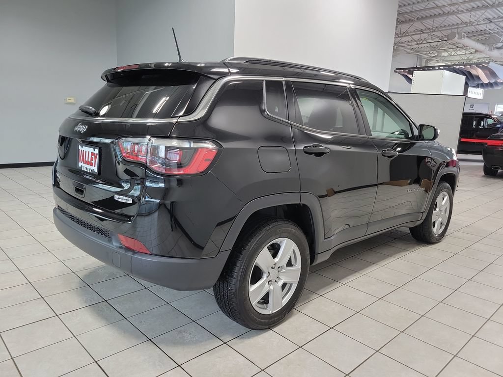 Certified 2022 Jeep Compass Latitude w/ Sun and Sound Group AWD/4WD image 11