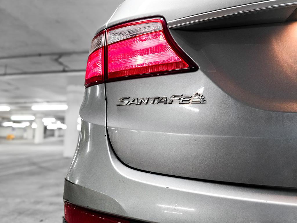 Used 2016 Hyundai Santa Fe SE AWD/4WD image 9