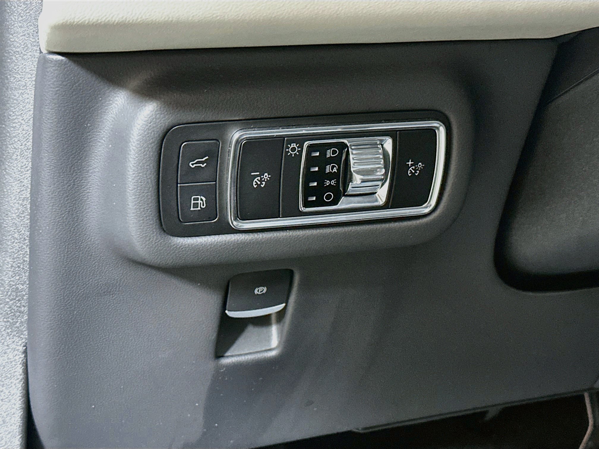 Used 2025 Lincoln Nautilus Reserve AWD/4WD image 10
