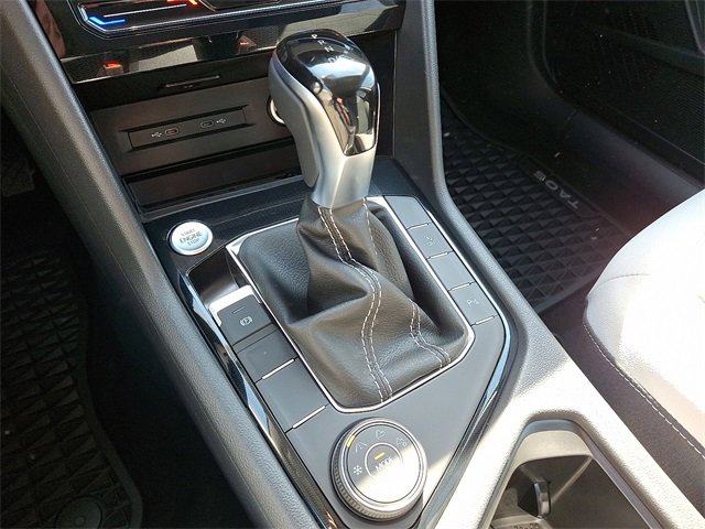 New 2025 Volkswagen Taos SE image 14
