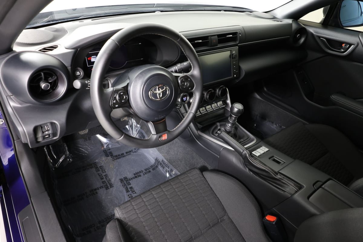 Used 2023 Toyota GR86 RWD image 18