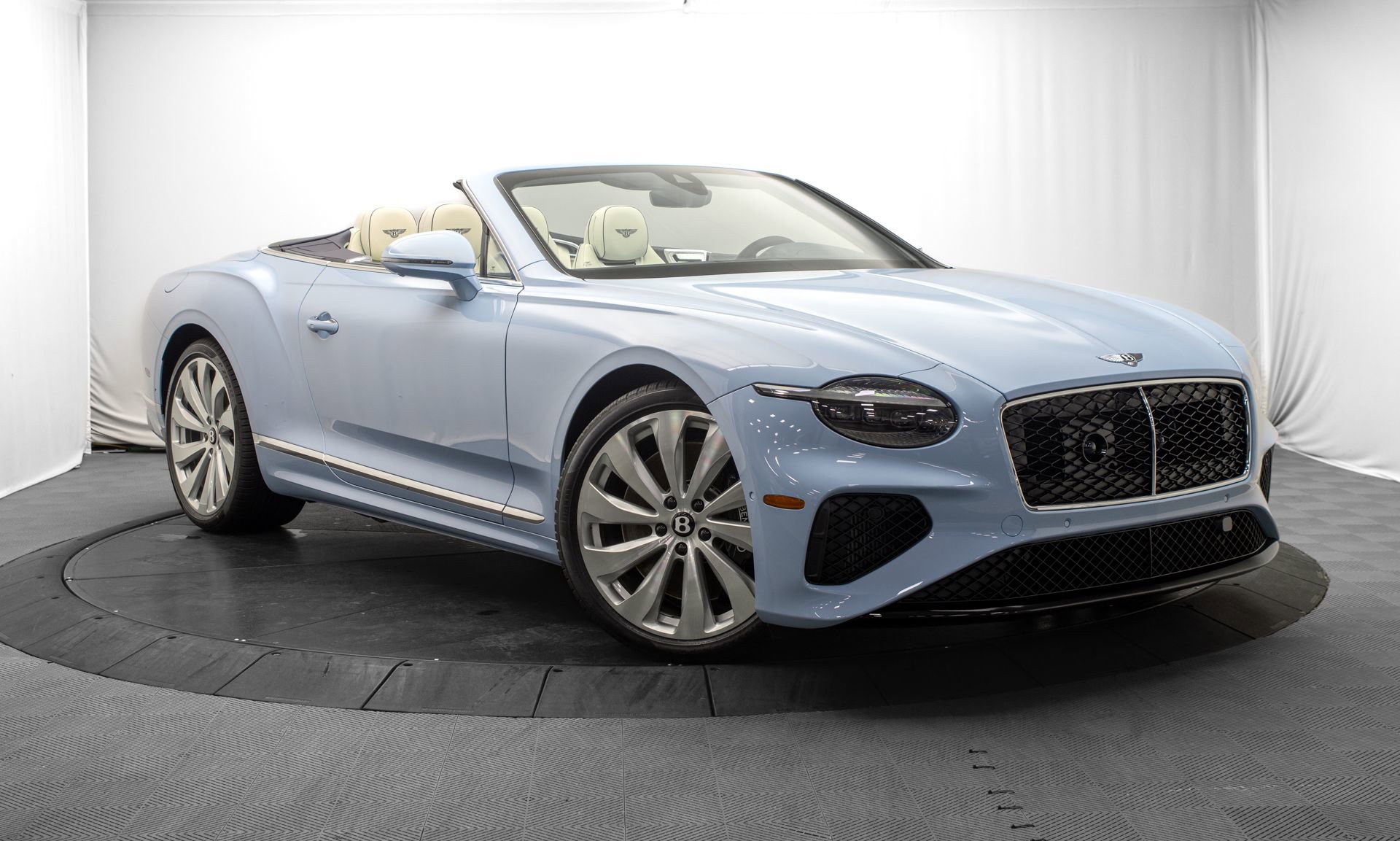 New 2026 Bentley Continental GTC AWD/4WD image 1