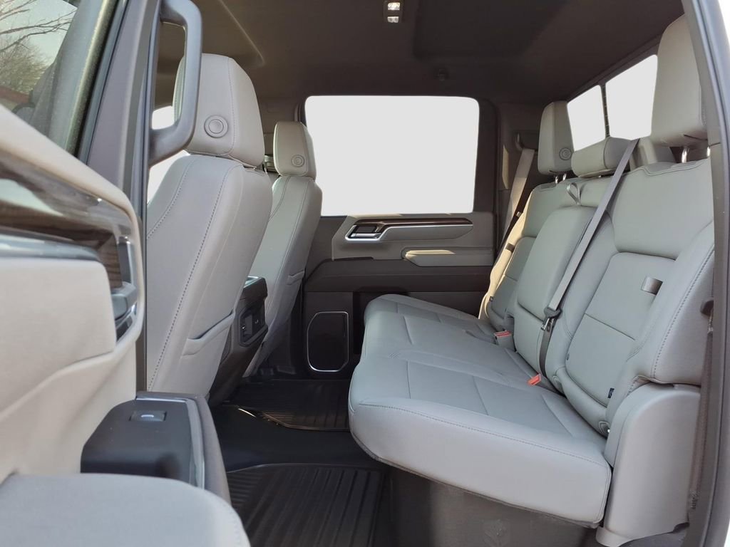 Used 2025 Chevrolet Silverado 2500 LT w/ Z71 Chrome Sport Edition image 10