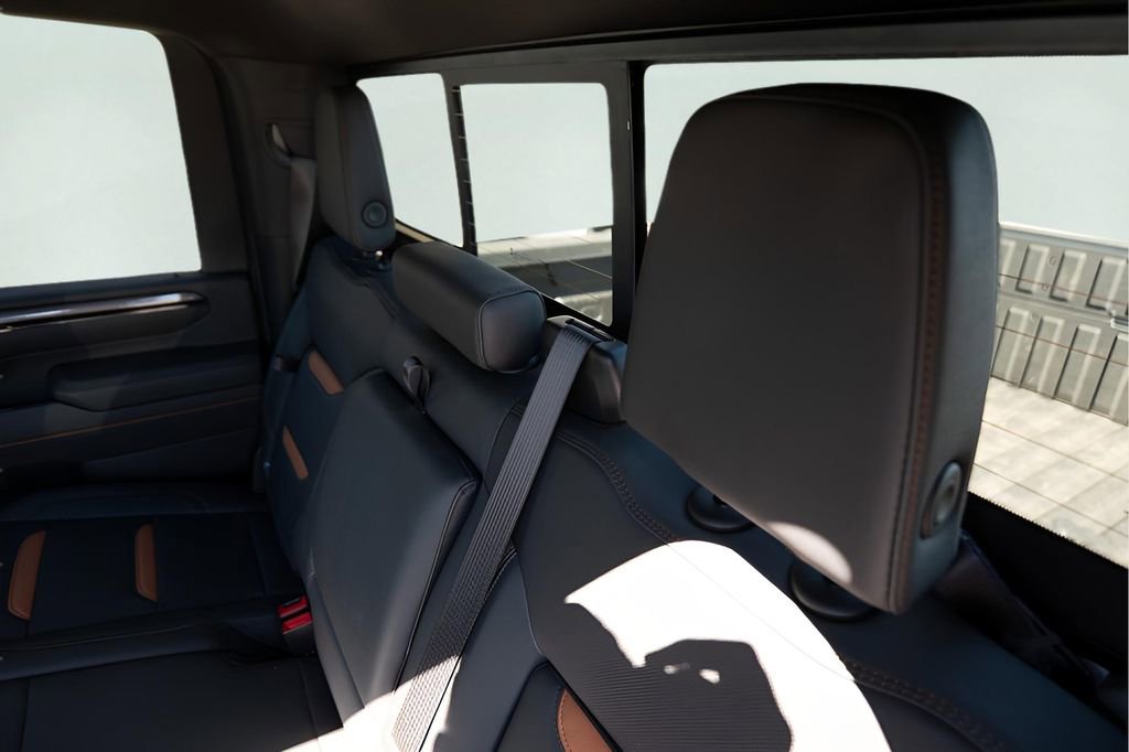 New 2026 GMC Sierra 2500 AT4 w/ AT4 Premium Plus Package AWD/4WD image 24