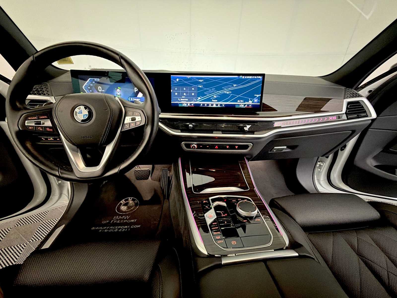 Used 2024 BMW X5 xDrive40i w/ Parking Assistance Package AWD/4WD image 16