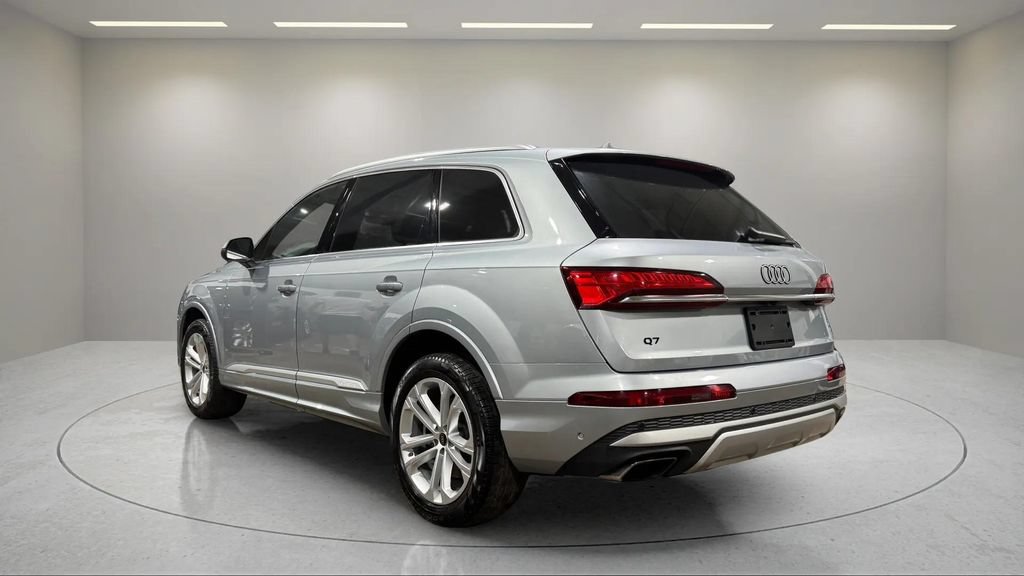 Used 2025 Audi Q7 3.0T Premium Plus AWD/4WD image 13