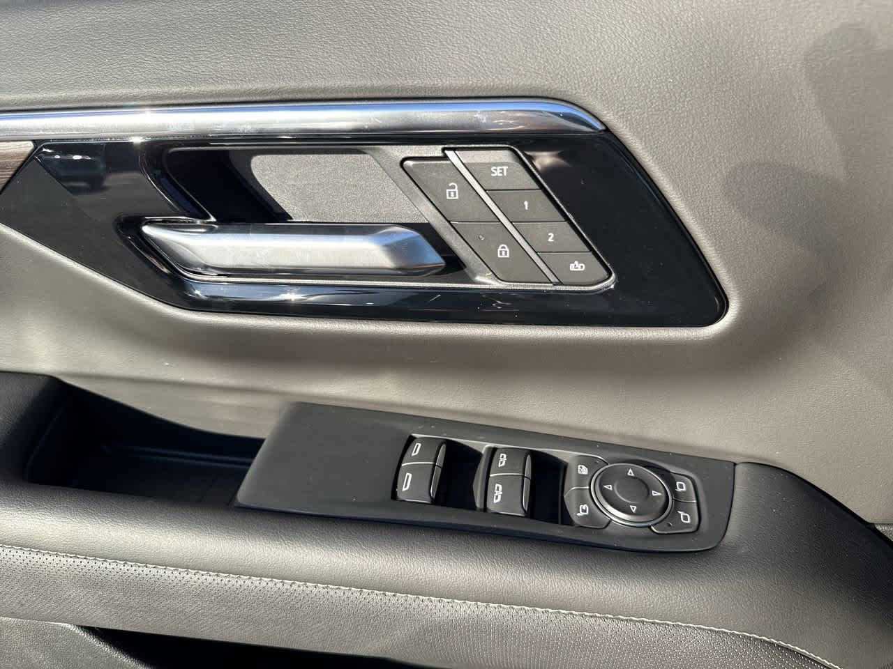 New 2026 Chevrolet Suburban Premier image 15