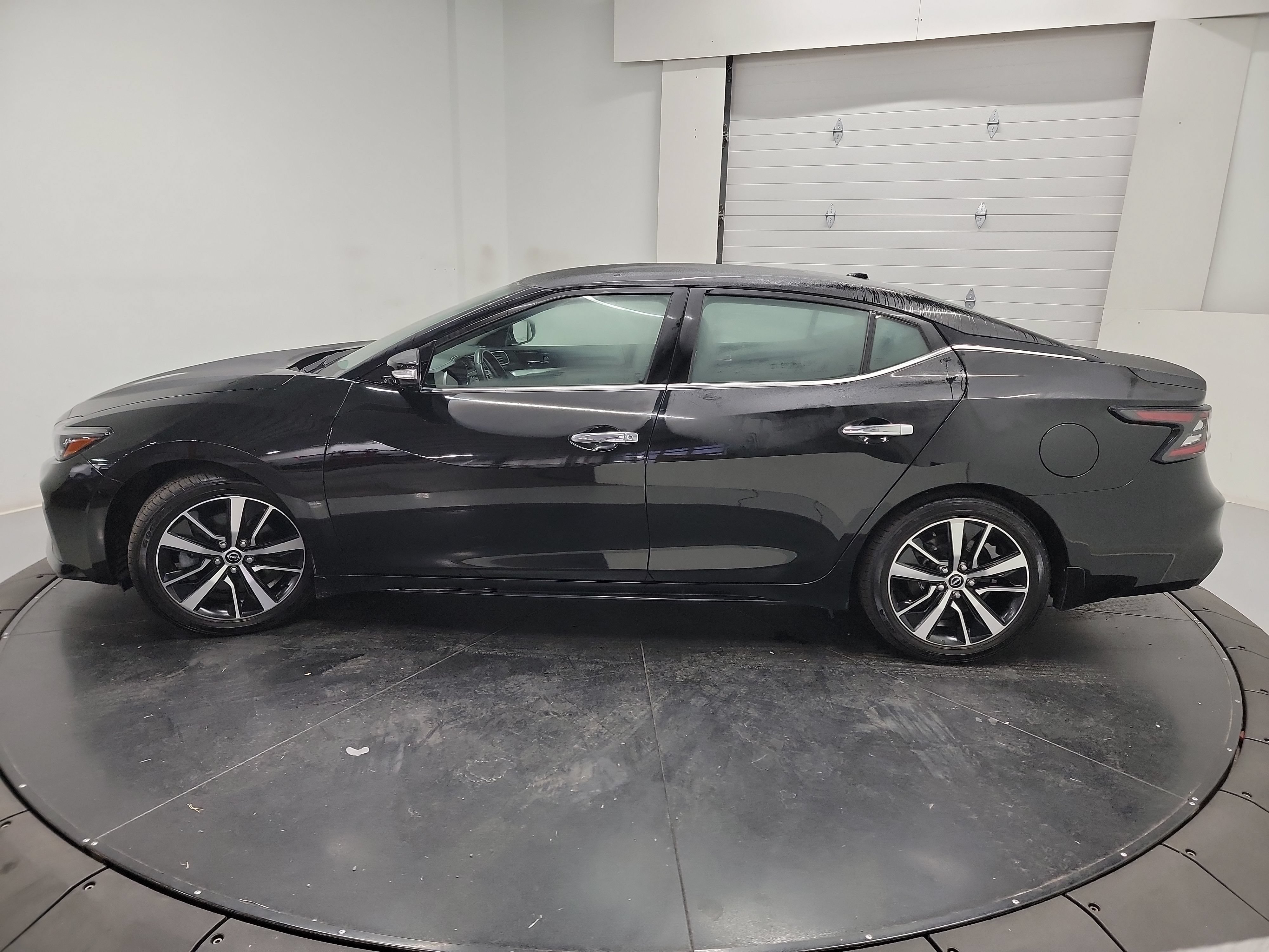 Used 2023 Nissan Maxima SV w/ Floor Mat Group FWD image 4