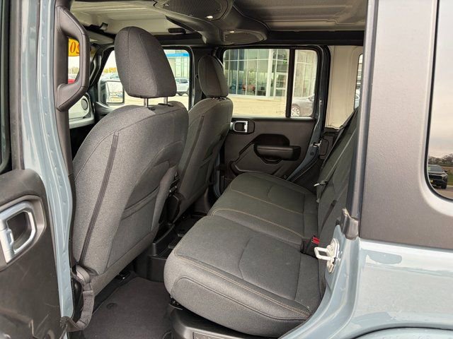 Used 2024 Jeep Wrangler Unlimited image 14