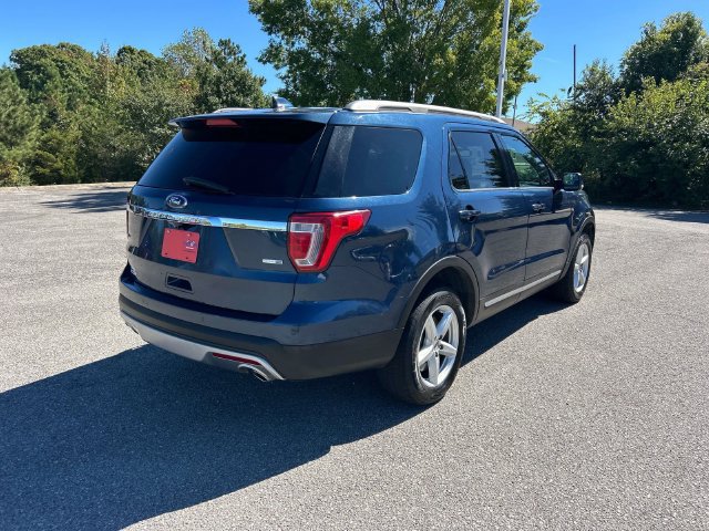 Used 2016 Ford Explorer XLT w/ Equipment Group 201A AWD/4WD image 3