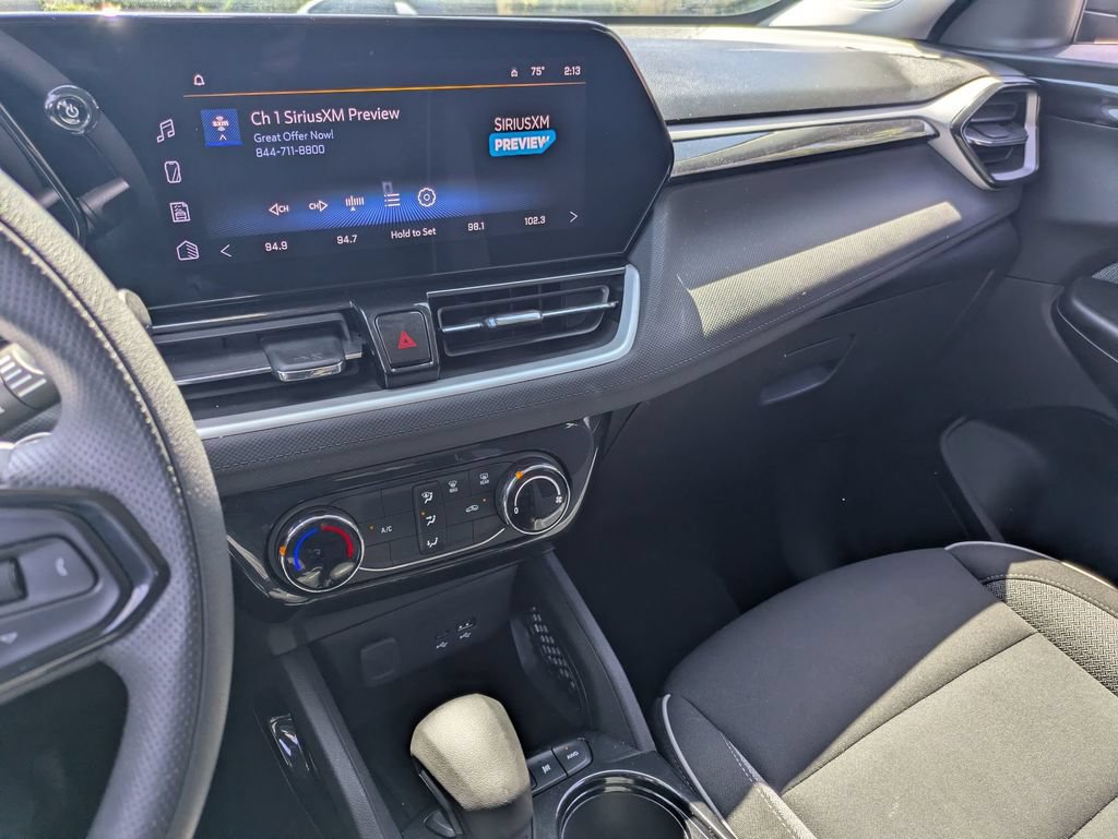 Used 2025 Chevrolet TrailBlazer LT AWD/4WD image 20