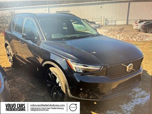 Used 2024 Volvo XC40 B5 Plus w/ Protection Package Premier image 1