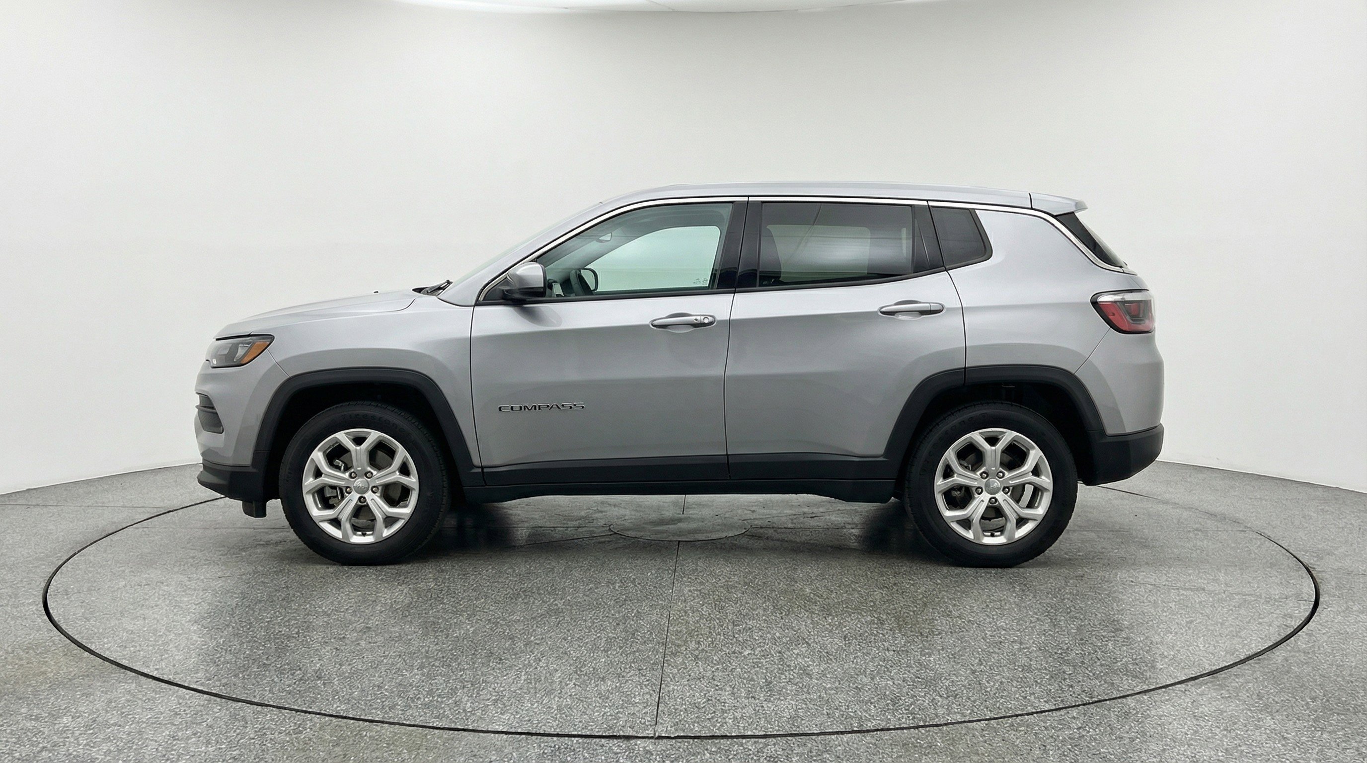 Used 2025 Jeep Compass Latitude image 5
