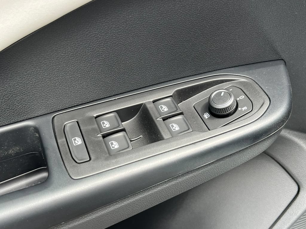 New 2026 Volkswagen Taos SE AWD/4WD image 15