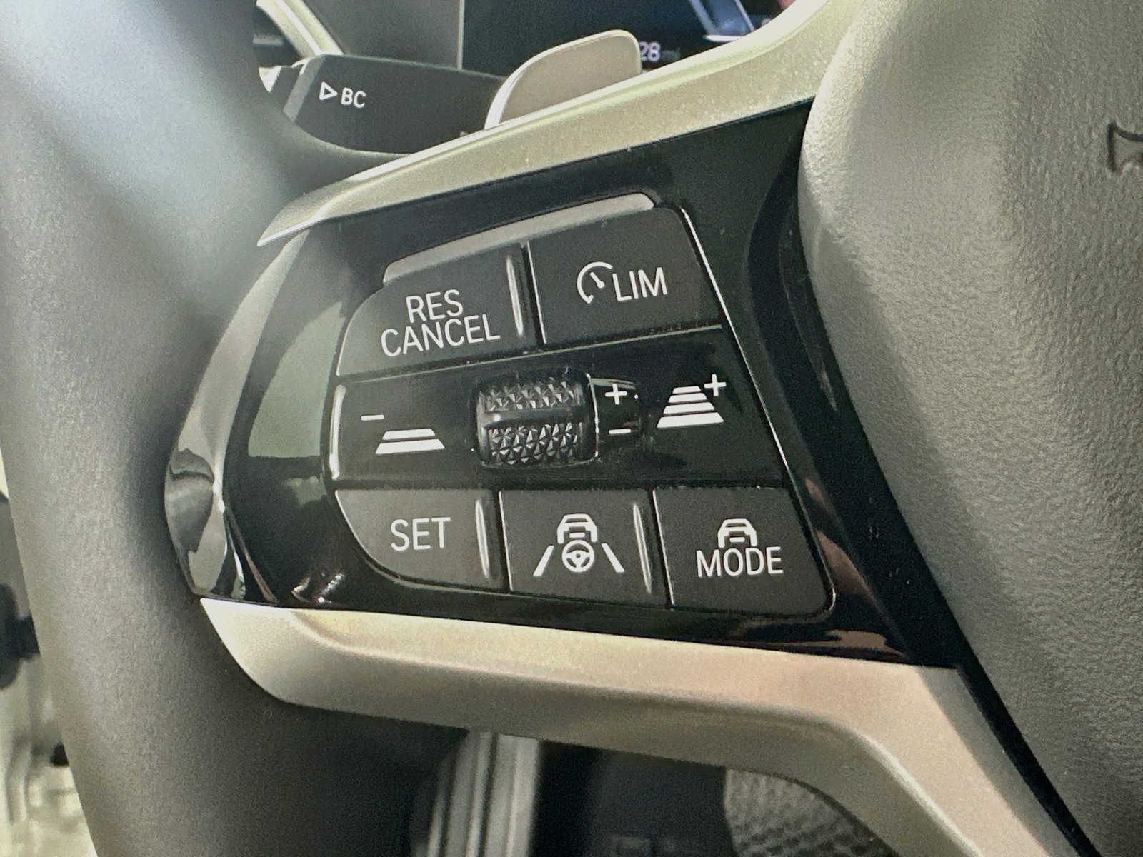 New 2026 BMW 330i xDrive Sedan AWD/4WD image 18
