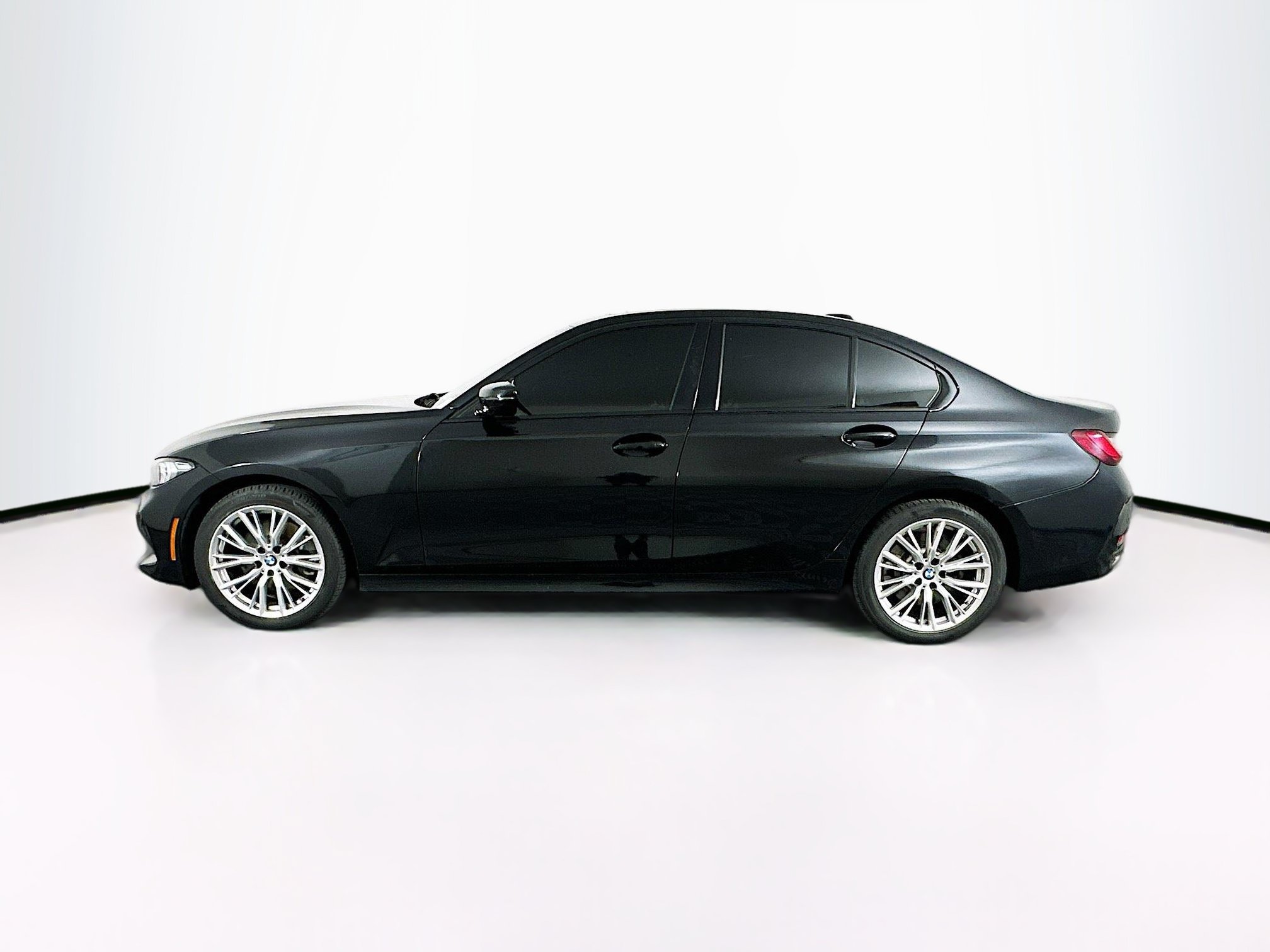 Used 2023 BMW 330i Sedan w/ Driving Assistance Package RWD image 4
