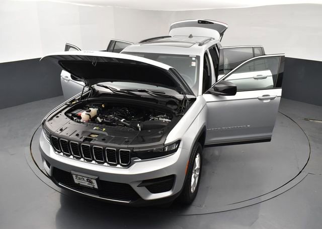 Used 2024 Jeep Grand Cherokee Laredo X w/ Trailer Tow Package image 26
