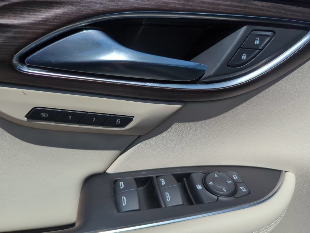 Used 2023 Buick Envision Avenir AWD/4WD image 35