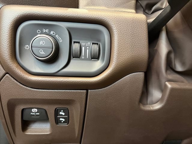 New 2027 RAM 1500 Laramie w/ Laramie Preferred Package AWD/4WD image 29