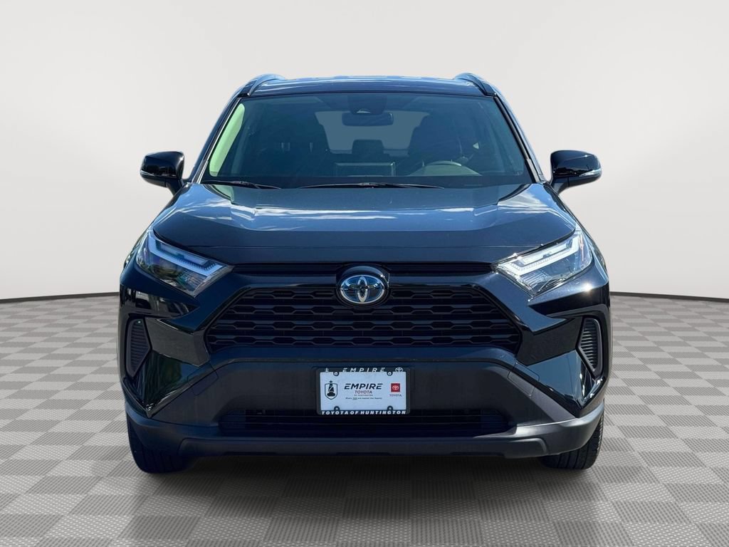 Used 2023 Toyota RAV4 LE AWD/4WD image 2