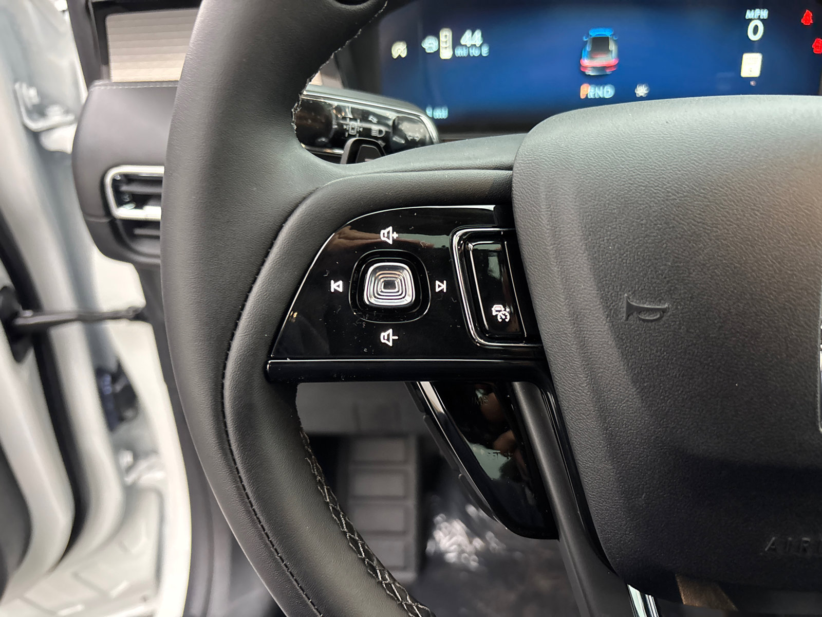 New 2026 Lincoln Corsair Premiere image 17