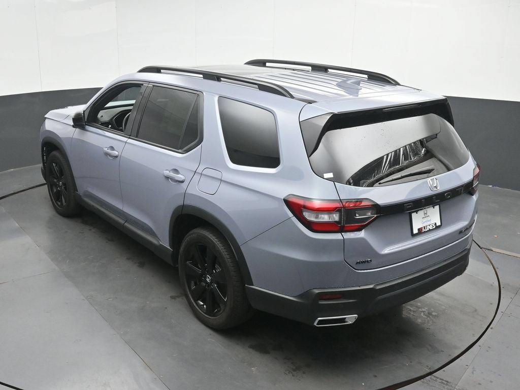 Used 2025 Honda Pilot Black Edition image 31