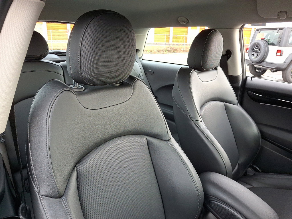 Used 2022 MINI Cooper SE image 13