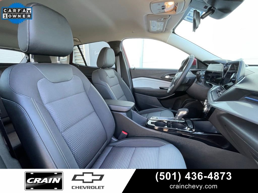 Used 2025 Chevrolet Trax LT w/ LT Convenience Package image 31