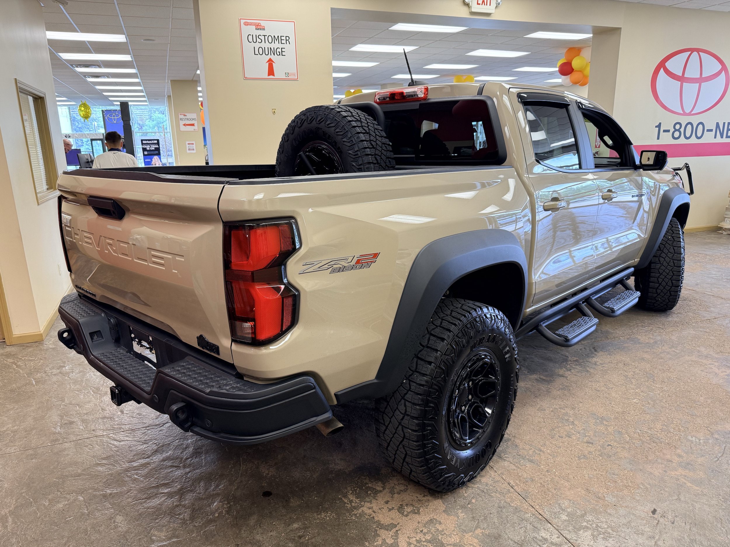 Used 2024 Chevrolet Colorado ZR2 w/ ZR2 Bison Edition AWD/4WD image 35