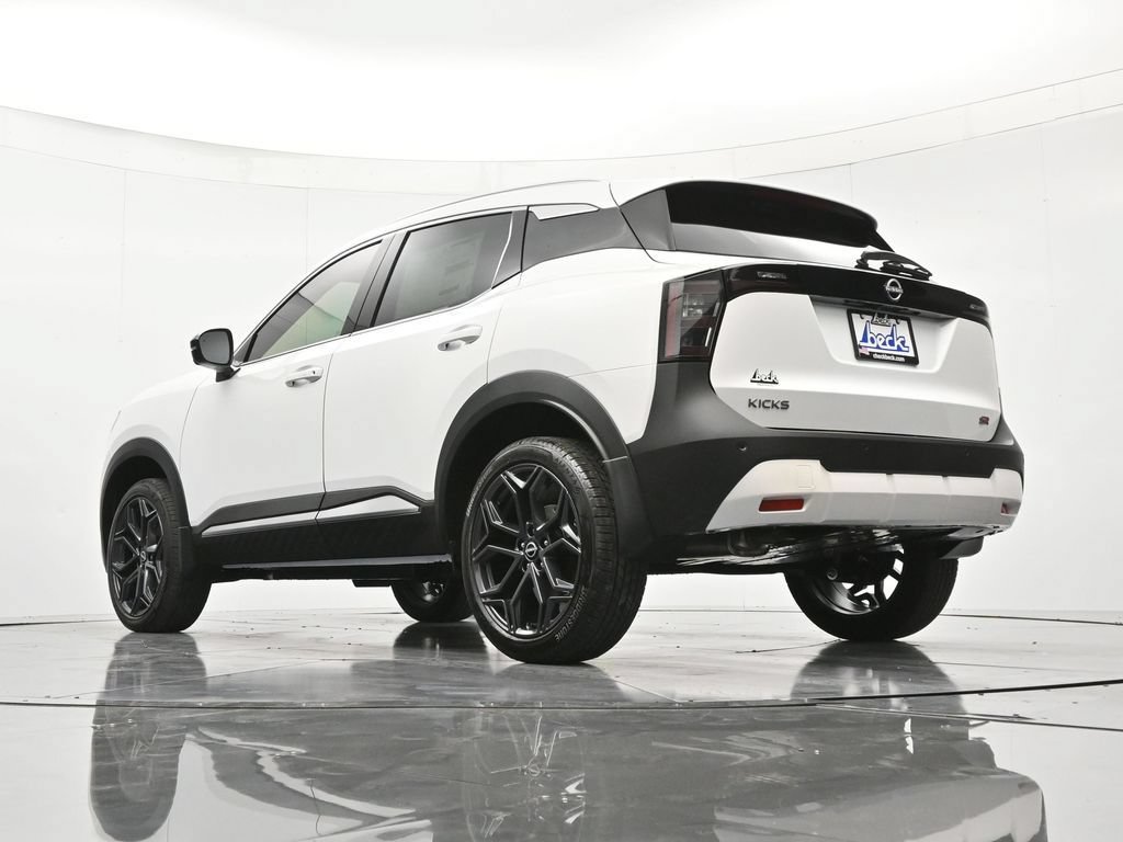 New 2026 Nissan Kicks SR FWD image 42