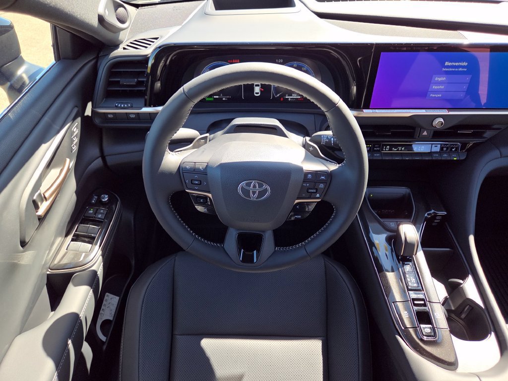 New 2026 Toyota Crown Platinum AWD/4WD image 4