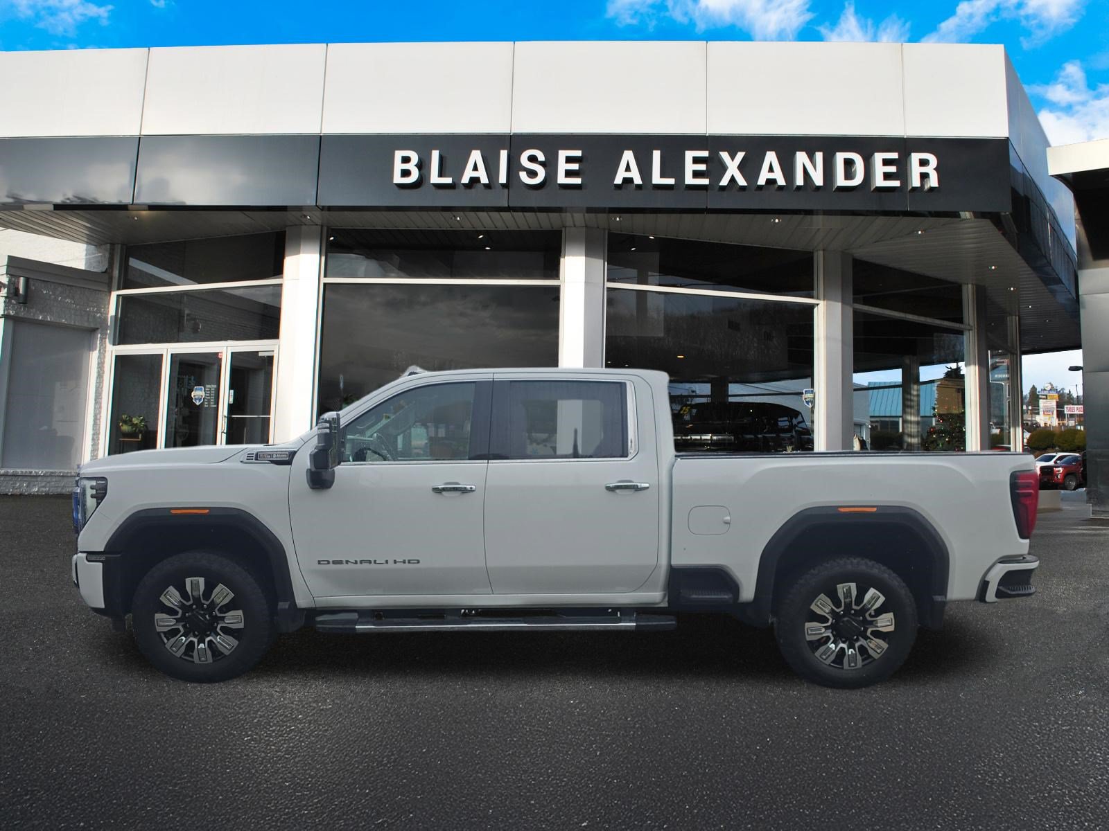 Used 2026 GMC Sierra 2500 Denali AWD/4WD image 8
