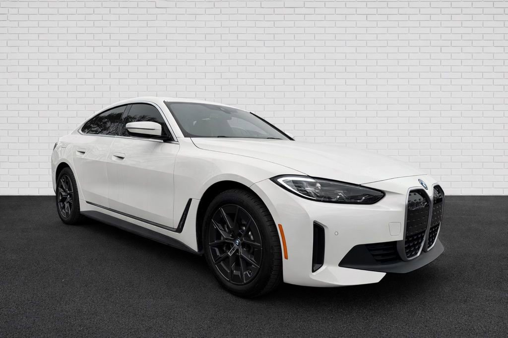 Used 2022 BMW i4 eDrive40 w/ Premium Package image 3